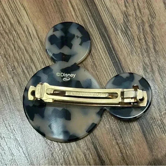 BNWOT Agatha Women’s Paris Disney rhinestones Hair Clip - Picture 2 of 3